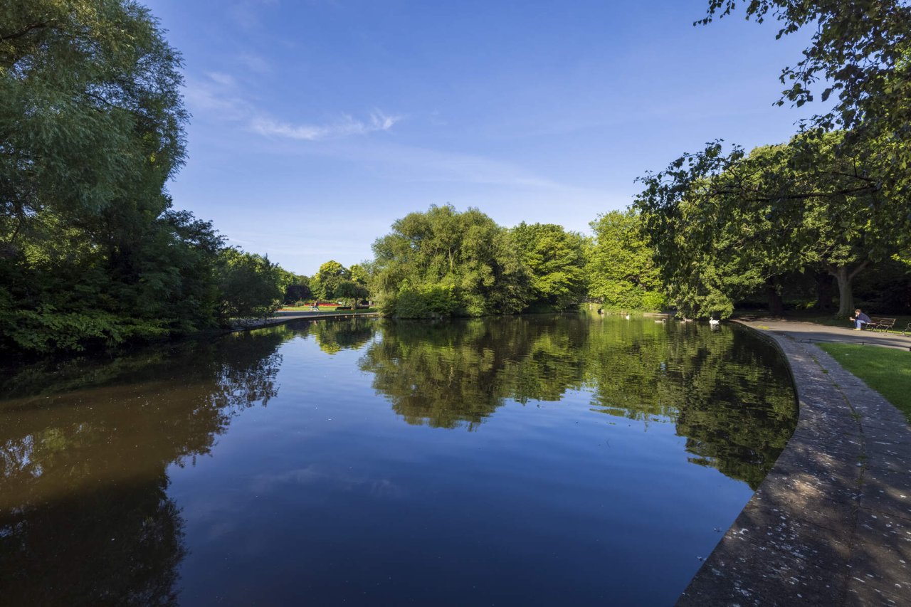 lake at st. stephens green